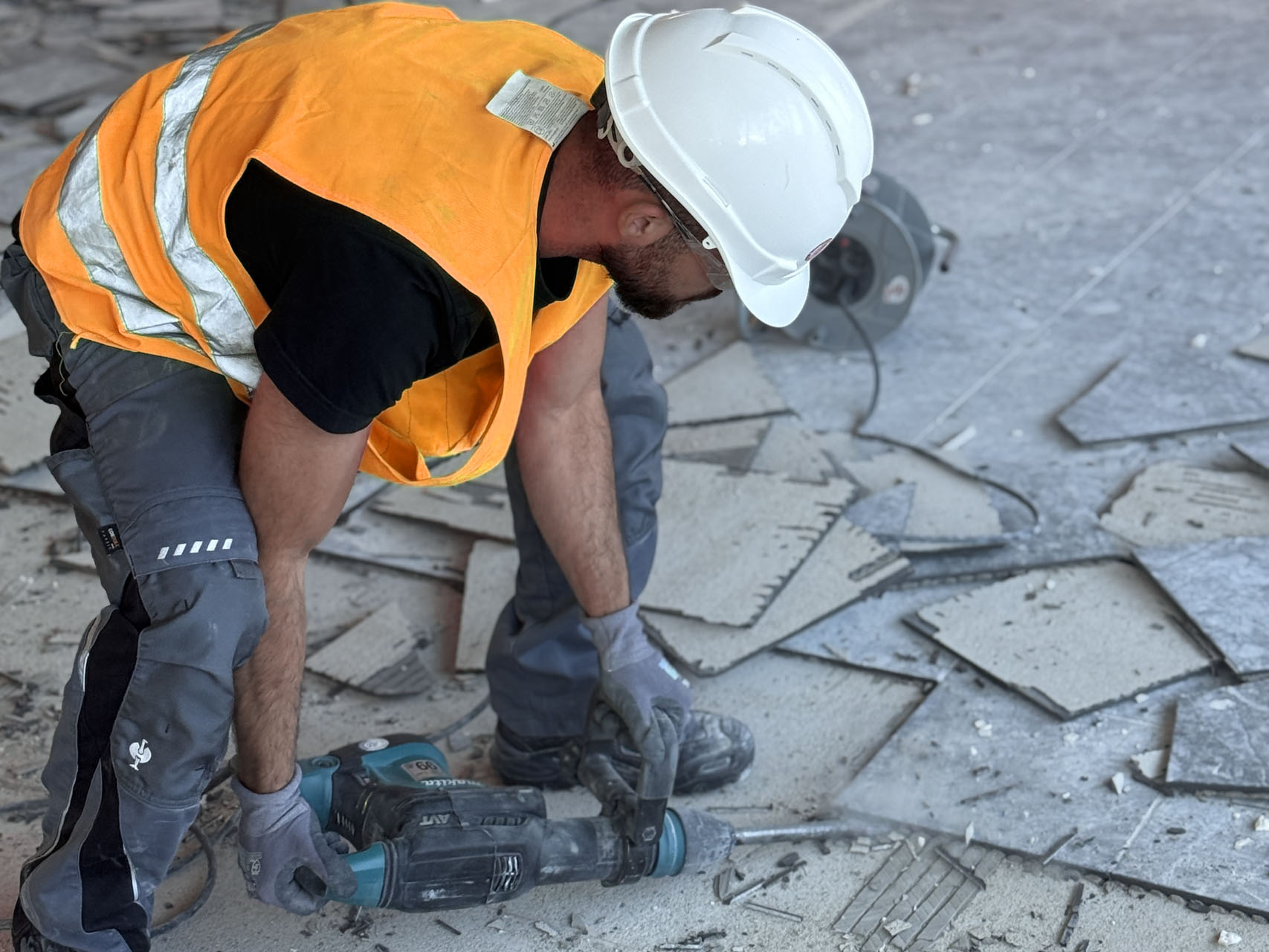 Abbruch & Demontage sowie Entsorgung und Sanierung in Augsburg - Ihr Abbruch Unternehmen